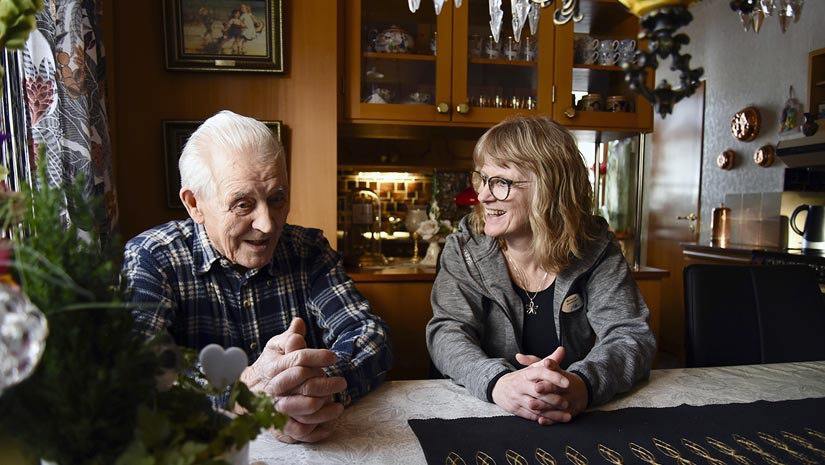 Arbetsterapeuten Mona-Lis Sundling och Hans Korak