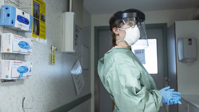 Karin Strand i skyddsutrustning